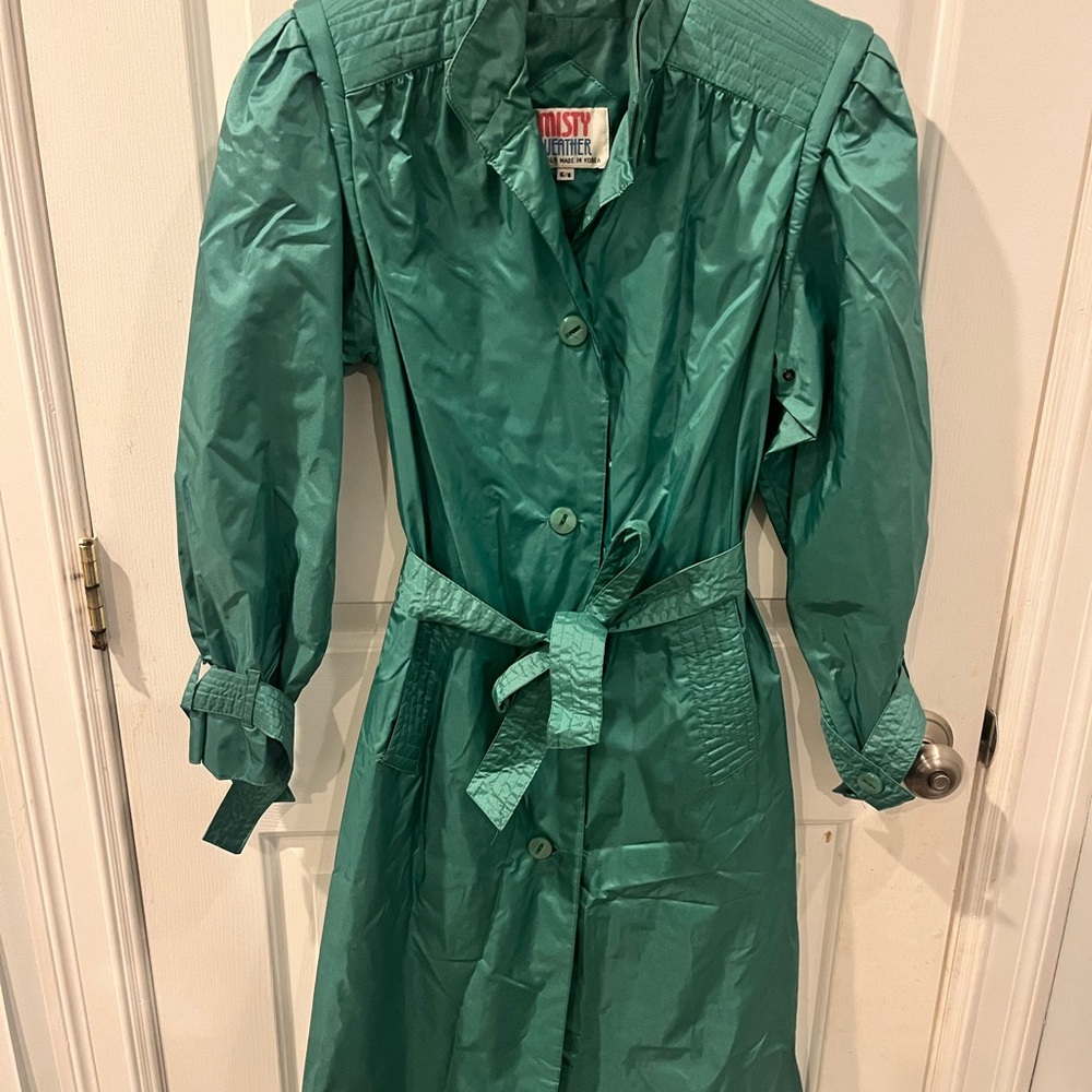 Vintage misty weather green trench coat. Size 5/6 small.